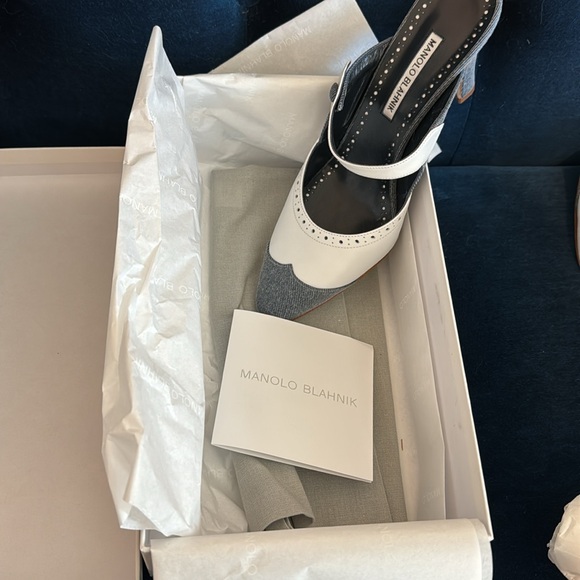 Manolo Blahnik Denim heeled mule.  EUC- comes with box & 2 dust bags. - Picture 6 of 6